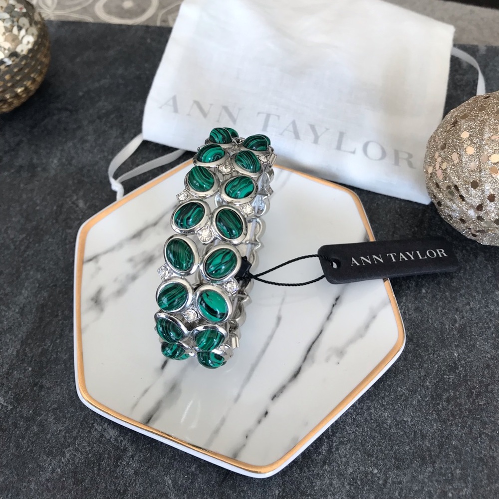 Ann Taylor Stretch Bracelet NWT. Green & Silver.